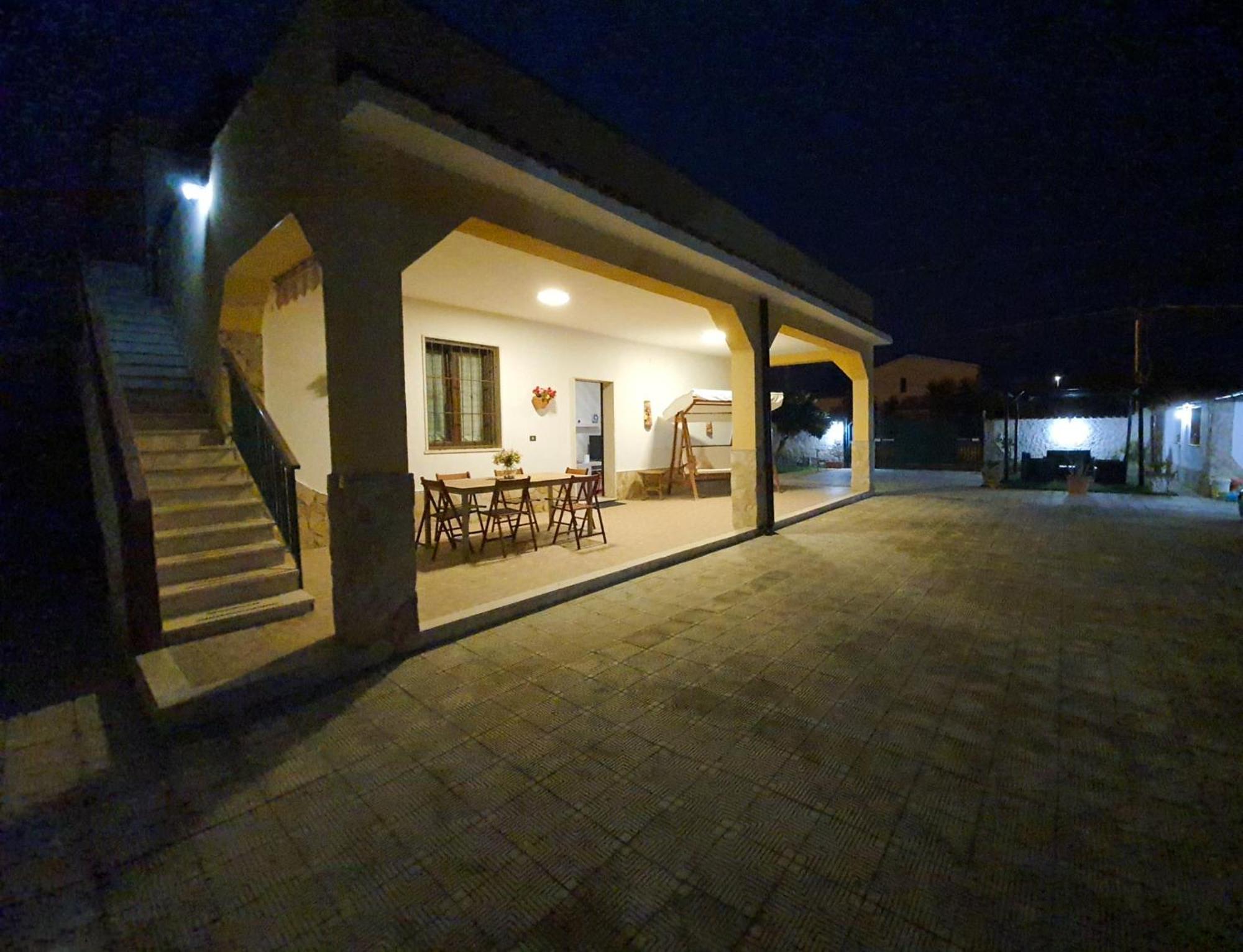Villa La Sosta - 150M Dal Mare - Patio Privato E Areal Relax Arenella  Luaran gambar